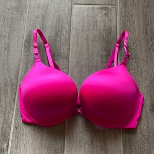 VICTORIAS SECRET BOMBSHELL BRA